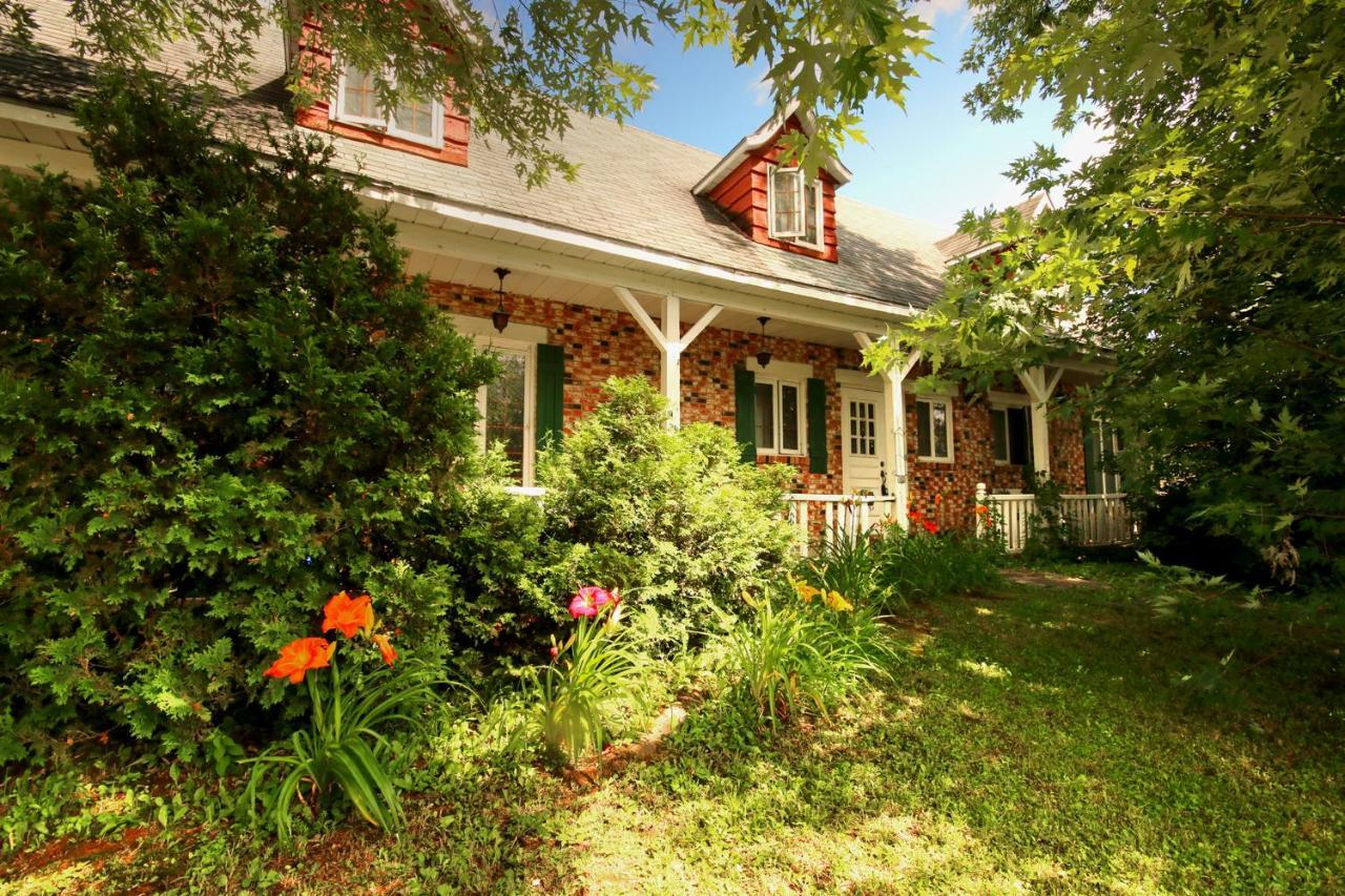 Vieille Maison Rustique Espace Interessant Québec Zewnętrze zdjęcie