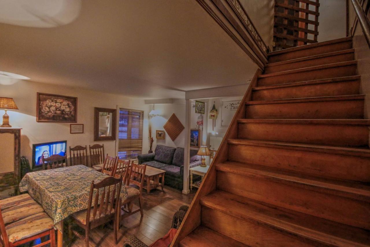Vieille Maison Rustique Espace Interessant Québec Zewnętrze zdjęcie